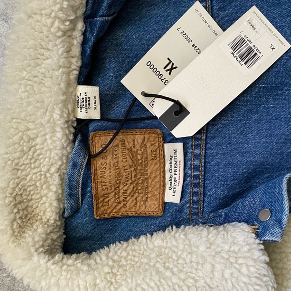 Levi’s Sherpa Panel Jean Jacket - Picture 4 of 5